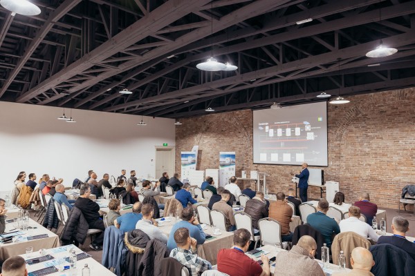 &Agrave; propos de Dyness