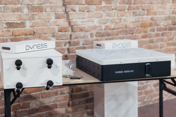 &Agrave; propos de Dyness